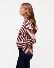 Load image into Gallery viewer, Easy Tuck Tee Long – Maroon