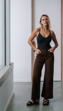 Load image into Gallery viewer, Straight Leg Jean - Chocolate