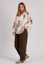 Load image into Gallery viewer, Gathered Neckline Blouse - White Floral