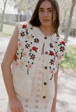 Load image into Gallery viewer, PETAL VEST // PETAL