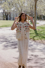 Load image into Gallery viewer, PETAL VEST // PETAL