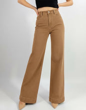 Load image into Gallery viewer, Stretch Sutton Jeans - Light Beige