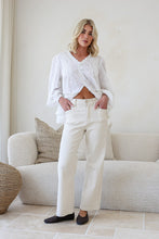 Load image into Gallery viewer, Slightly Cropped Jeans - Beige
