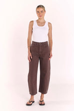 Load image into Gallery viewer, Feather & Noise – Lola Cropped Barrel Jean | Chocolate