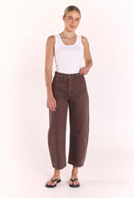 Load image into Gallery viewer, Feather & Noise – Lola Cropped Barrel Jean | Chocolate