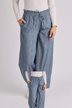 Load image into Gallery viewer, Panelled Barrel Leg Pants
