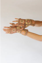 Load image into Gallery viewer, FINGERLESS GLOVES // SUNSHINE
