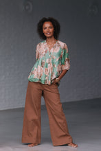 Load image into Gallery viewer, Parisian flower top
