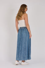 Load image into Gallery viewer, Lyocell Pintuck Midi Skirt – Dark Blue
