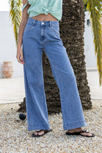 Load image into Gallery viewer, Slouch Jeans - Mid wash
