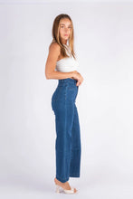 Load image into Gallery viewer, STRETCH WIDE LEG JEANS
