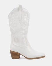 Load image into Gallery viewer, Hallow Boots - White

