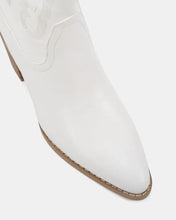 Load image into Gallery viewer, Hallow Boots - White
