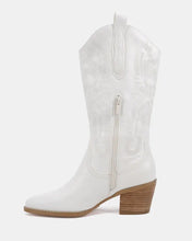 Load image into Gallery viewer, Hallow Boots - White
