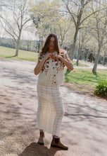 Load image into Gallery viewer, PETAL VEST // PETAL
