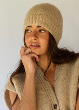 Load image into Gallery viewer, ON-SHORE BEANIE // ALMOND

