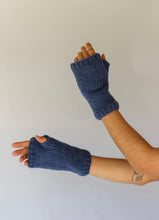 Load image into Gallery viewer, FINGERLESS GLOVES // PACIFIC BLUE
