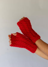 Load image into Gallery viewer, FINGERLESS GLOVES // CHERI
