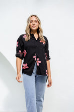 Load image into Gallery viewer, Sangria Daisy Shirt - Black
