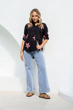 Load image into Gallery viewer, Sangria Daisy Shirt - Black
