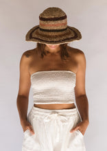 Load image into Gallery viewer, POLLY SHORT BRIM HAT // SAMBA
