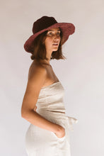 Load image into Gallery viewer, POLLY SHORT BRIM HAT // MERLOT
