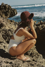 Load image into Gallery viewer, POLLY SHORT BRIM HAT // MERLOT
