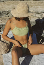 Load image into Gallery viewer, POLLY SHORT BRIM HAT // NATURAL
