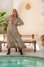 Load image into Gallery viewer, Eclectic Bohemian Suzi Maxidress Caramel Floral
