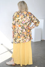 Load image into Gallery viewer, Monet Blazer Khaki

