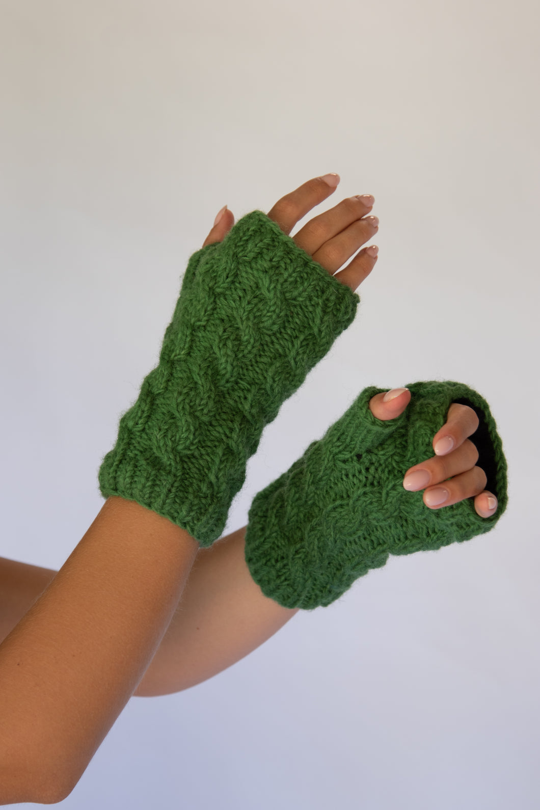 Val Fingerless Cable Gloves